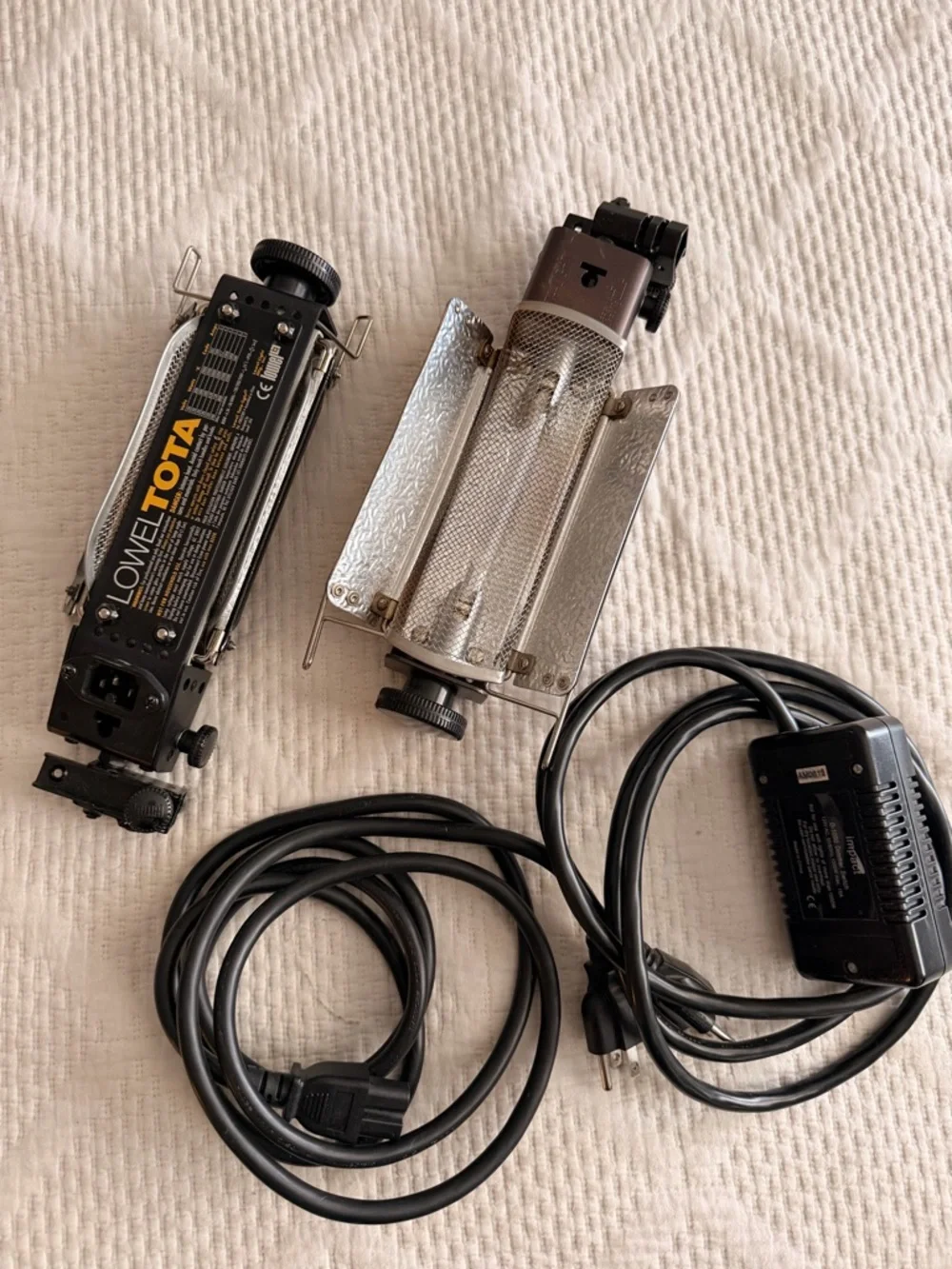 Lowel Tota Photography Light - Silver/Black